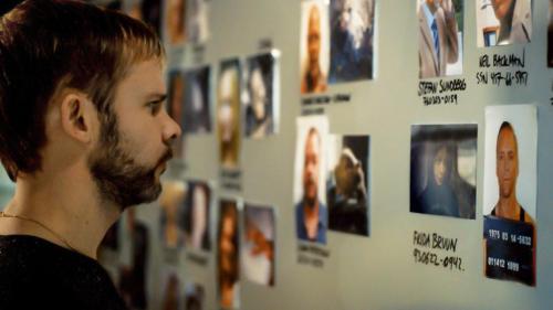 Tommy Conley (Dominic Monaghan) versucht hinter das Motiv der Hauptverdächtigen zu kommen © Quelle: ZDF
