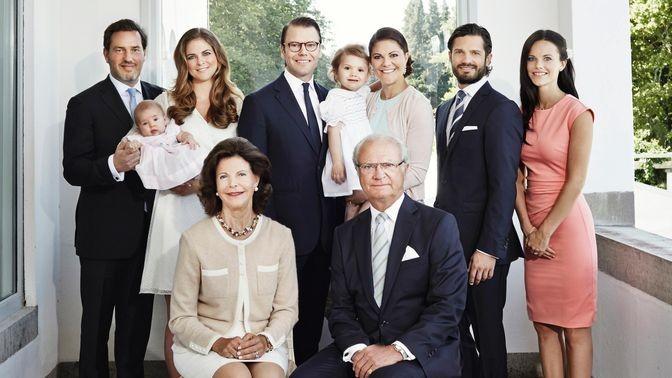 Die schwedische Königsfamilie im Jahr 2014 © (Quelle: Anna-Lena Ahlstoem)